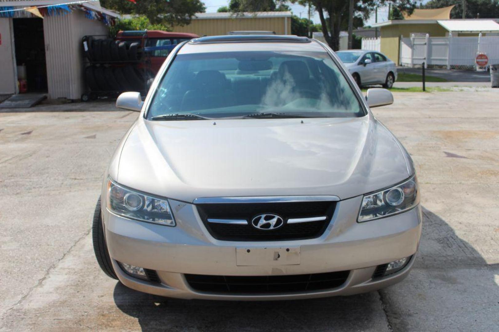 2007 GOLD HYUNDAI SONATA Limited (5NPEU46F47H) with an 3.3L engine, Automatic transmission, located at 6921 40th St N, Pinellas Park, FL, 33781, (727) 366-8136, 27.834944, -82.687653 - Photo#7