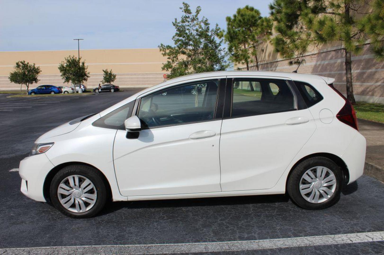 2017 WHITE HONDA FIT LX (JHMGK5H5XHS) with an 1.5L engine, Continuously Variable transmission, located at 6921 40th St N, Pinellas Park, FL, 33781, (727) 366-8136, 27.834944, -82.687653 - Photo#1