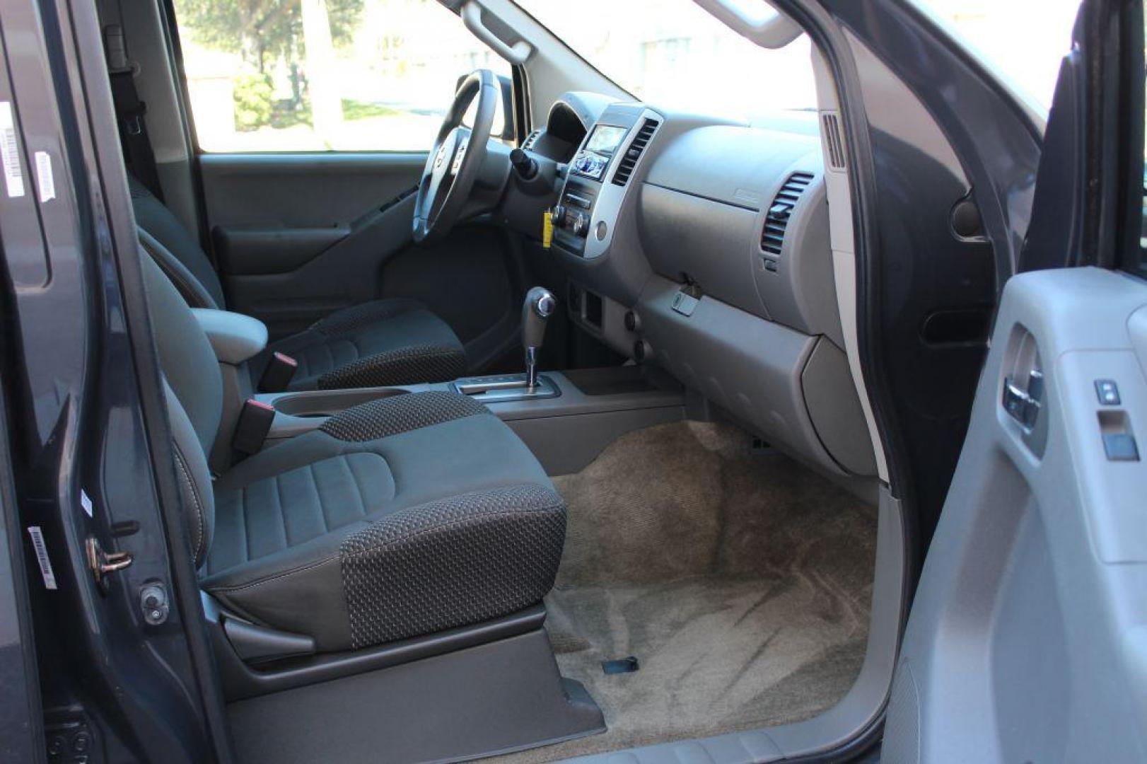 2015 GREY NISSAN FRONTIER Desert Runner (1N6AD0ER0FN) with an 4.0L engine, Automatic transmission, located at 6921 40th St N, Pinellas Park, FL, 33781, (727) 366-8136, 27.834944, -82.687653 - Photo#21