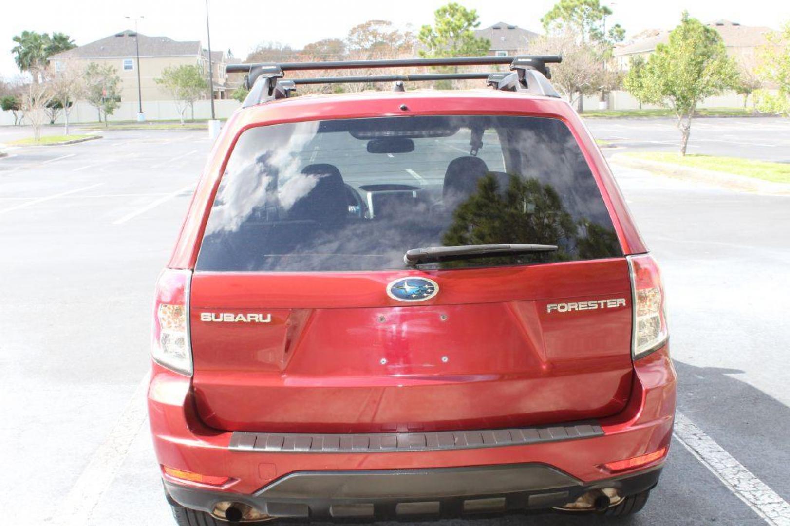 2009 RED SUBARU FORESTER 2.5X PREMIUM (JF2SH63609H) with an 2.5L engine, Automatic transmission, located at 6921 40th St N, Pinellas Park, FL, 33781, (727) 366-8136, 27.834944, -82.687653 - Photo#3