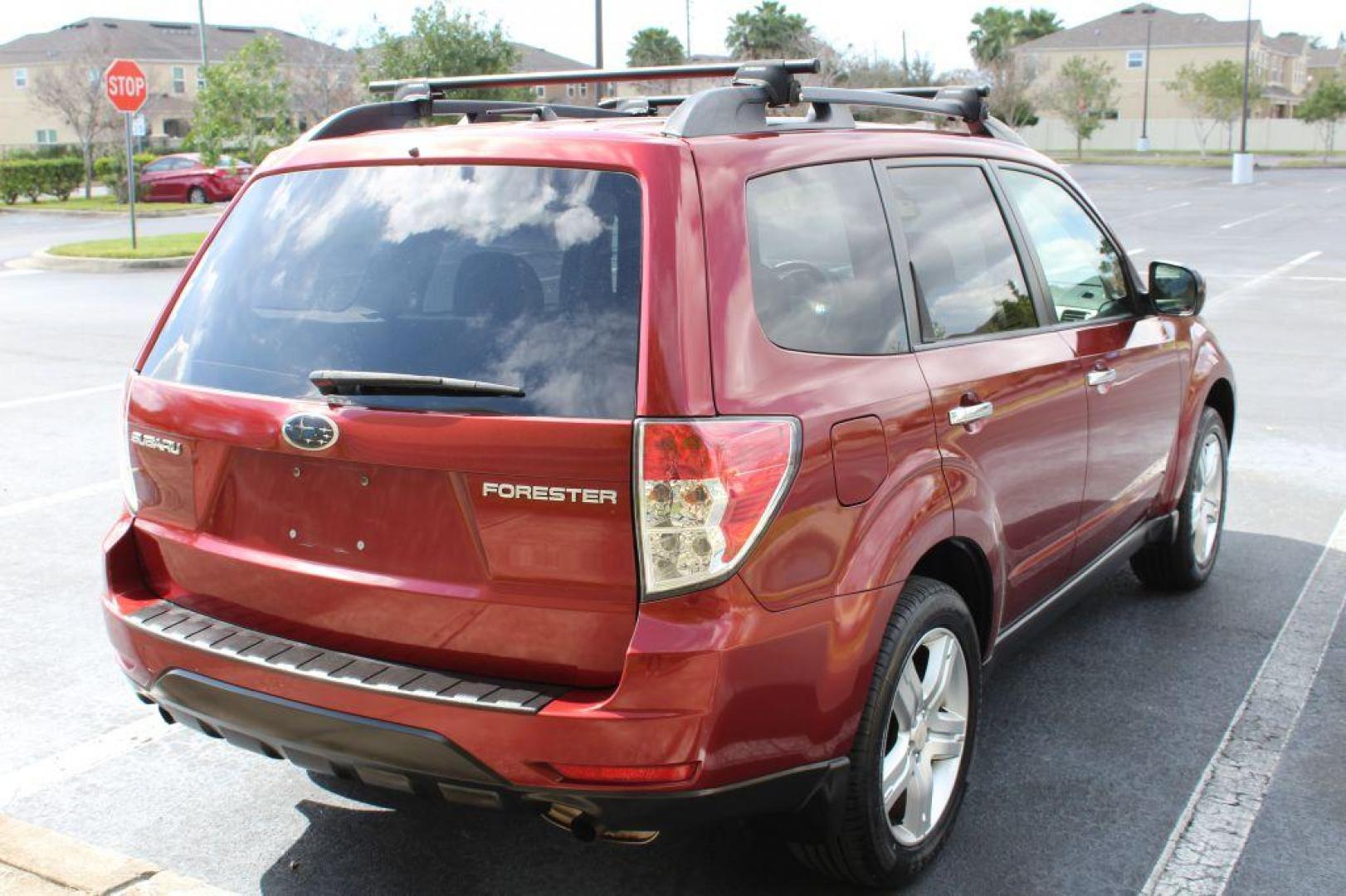 2009 RED SUBARU FORESTER 2.5X PREMIUM (JF2SH63609H) with an 2.5L engine, Automatic transmission, located at 6921 40th St N, Pinellas Park, FL, 33781, (727) 366-8136, 27.834944, -82.687653 - Photo#4