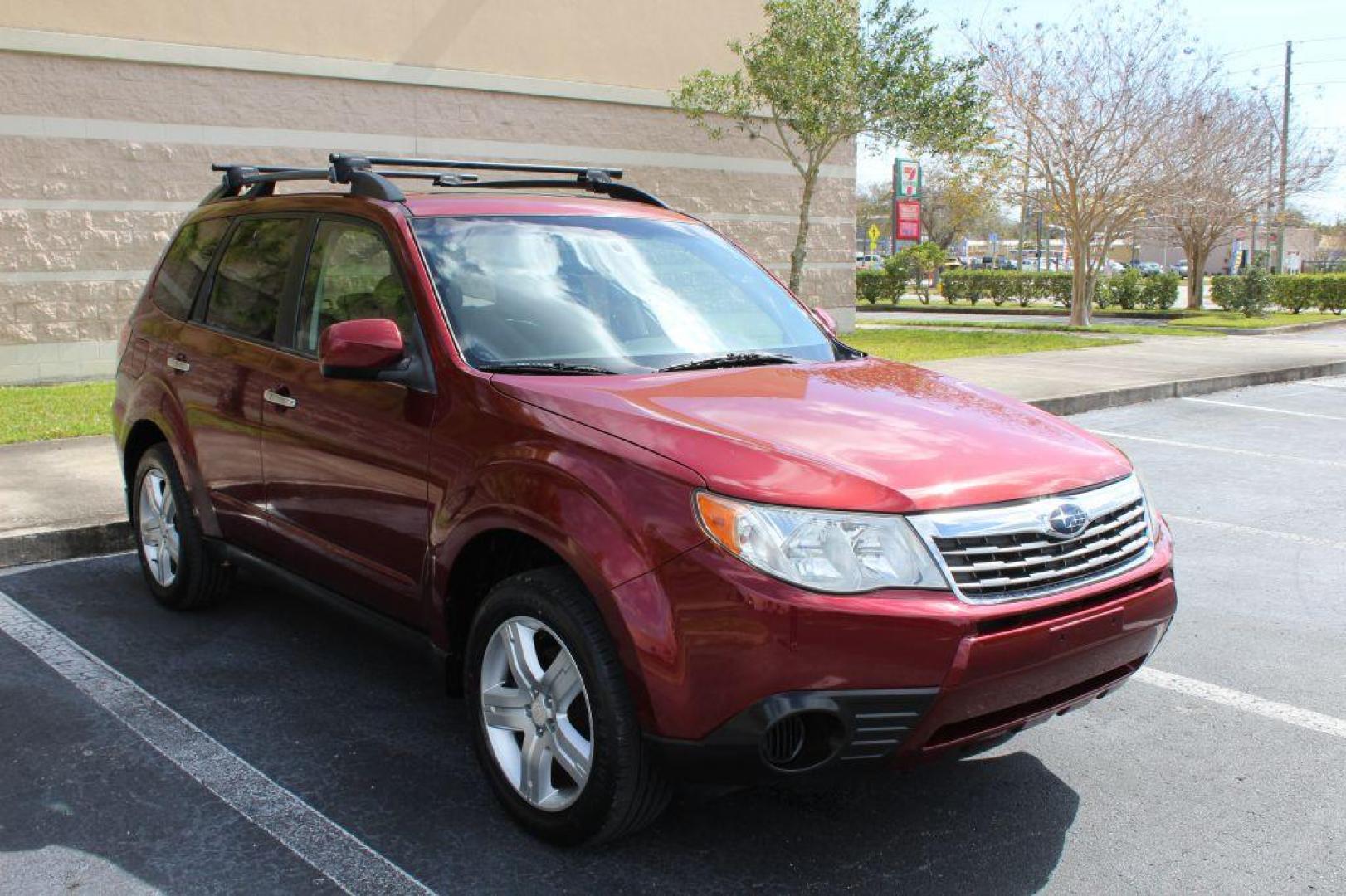 2009 RED SUBARU FORESTER 2.5X PREMIUM (JF2SH63609H) with an 2.5L engine, Automatic transmission, located at 6921 40th St N, Pinellas Park, FL, 33781, (727) 366-8136, 27.834944, -82.687653 - Photo#6
