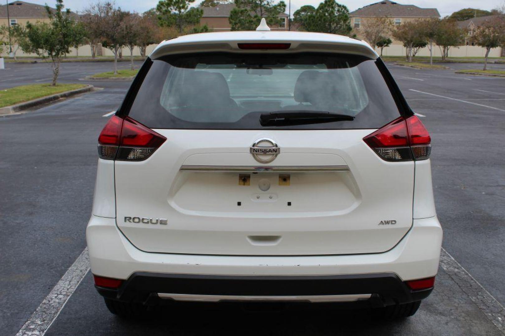 2017 WHITE NISSAN ROGUE S (KNMAT2MV1HP) with an 2.5L engine, Continuously Variable transmission, located at 6921 40th St N, Pinellas Park, FL, 33781, (727) 366-8136, 27.834944, -82.687653 - Photo#3