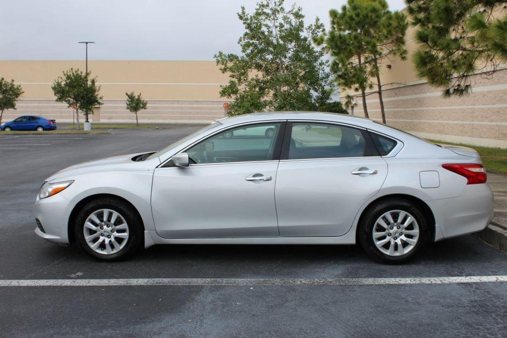 2017 SILVER NISSAN ALTIMA 2.5 (1N4AL3AP8HN) with an 2.5L engine, Continuously Variable transmission, located at 6921 40th St N, Pinellas Park, FL, 33781, (727) 366-8136, 27.834944, -82.687653 - Photo#1