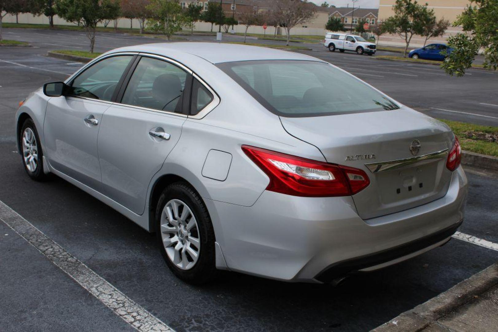 2017 SILVER NISSAN ALTIMA 2.5 (1N4AL3AP8HN) with an 2.5L engine, Continuously Variable transmission, located at 6921 40th St N, Pinellas Park, FL, 33781, (727) 366-8136, 27.834944, -82.687653 - Photo#2