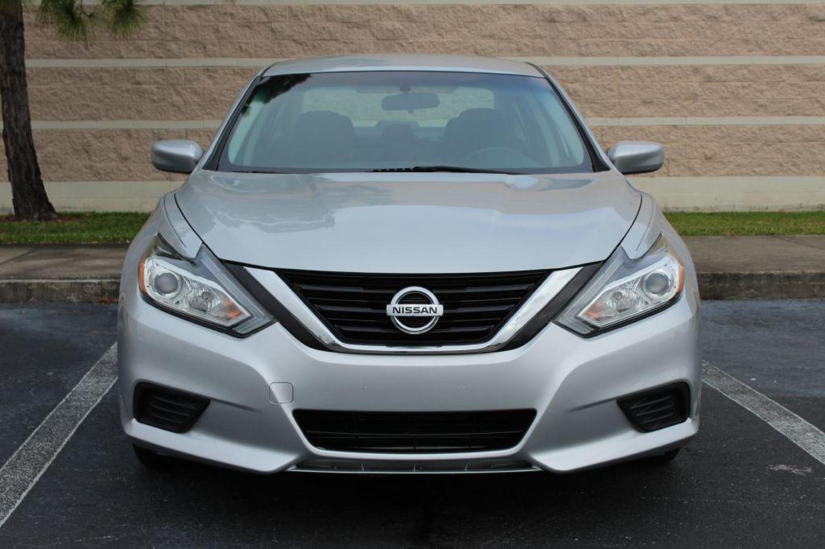 2017 SILVER NISSAN ALTIMA 2.5 (1N4AL3AP8HN) with an 2.5L engine, Continuously Variable transmission, located at 6921 40th St N, Pinellas Park, FL, 33781, (727) 366-8136, 27.834944, -82.687653 - Photo#7