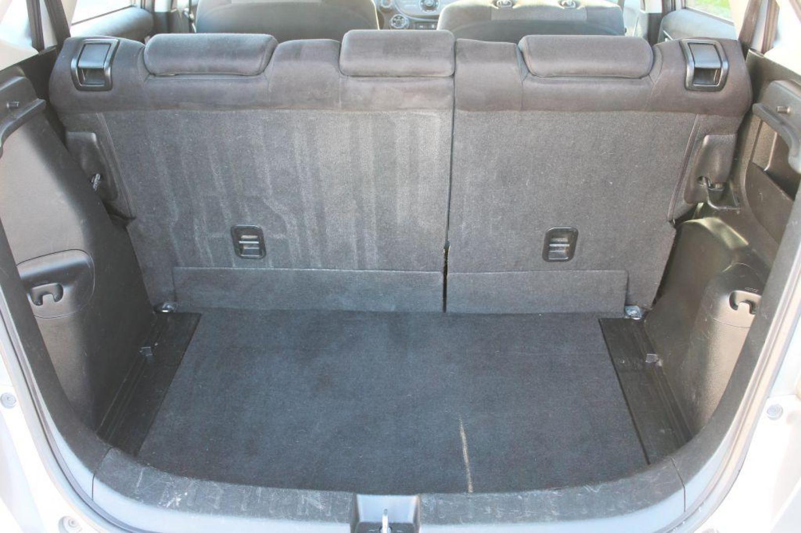 2009 SILVER HONDA FIT SPORT (JHMGE88479S) with an 1.5L engine, Automatic transmission, located at 6921 40th St N, Pinellas Park, FL, 33781, (727) 366-8136, 27.834944, -82.687653 - 1-Owner 2009 Honda Fit Sport with Low Miles, Bluetooth, AUX inputs and More. Fully Serviced and Ready to Go! Great First Vehicle, Small Commute Jobs or even Food Delivery Services. Clean CarFax History Report and A Florida Vehicle it's Whole Life. Very Well Maintained and great Service history Avai - Photo#13