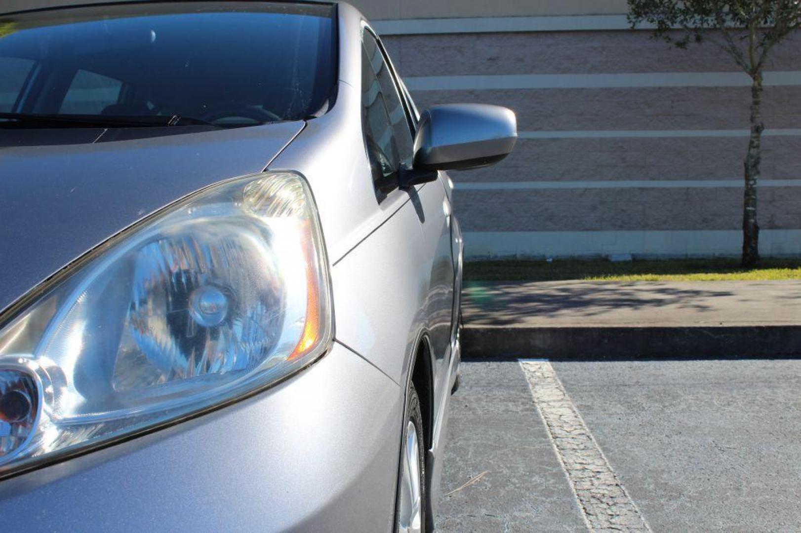2009 SILVER HONDA FIT SPORT (JHMGE88479S) with an 1.5L engine, Automatic transmission, located at 6921 40th St N, Pinellas Park, FL, 33781, (727) 366-8136, 27.834944, -82.687653 - 1-Owner 2009 Honda Fit Sport with Low Miles, Bluetooth, AUX inputs and More. Fully Serviced and Ready to Go! Great First Vehicle, Small Commute Jobs or even Food Delivery Services. Clean CarFax History Report and A Florida Vehicle it's Whole Life. Very Well Maintained and great Service history Avai - Photo#26