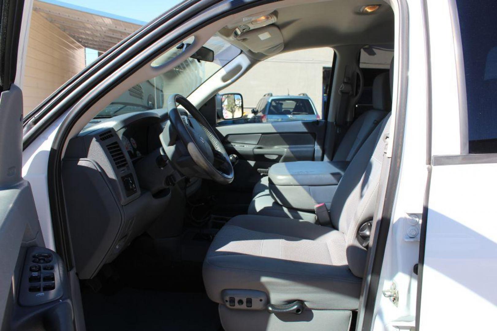 2007 WHITE DODGE RAM 2500 ST (3D7KR28A57G) with an 6.7L engine, 4-Speed Manual transmission, located at 6921 40th St N, Pinellas Park, FL, 33781, (727) 366-8136, 27.834944, -82.687653 - Photo#22