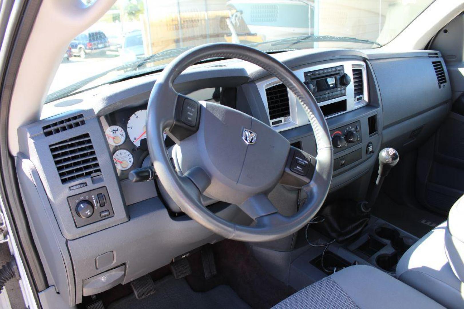 2007 WHITE DODGE RAM 2500 ST (3D7KR28A57G) with an 6.7L engine, 4-Speed Manual transmission, located at 6921 40th St N, Pinellas Park, FL, 33781, (727) 366-8136, 27.834944, -82.687653 - Photo#23