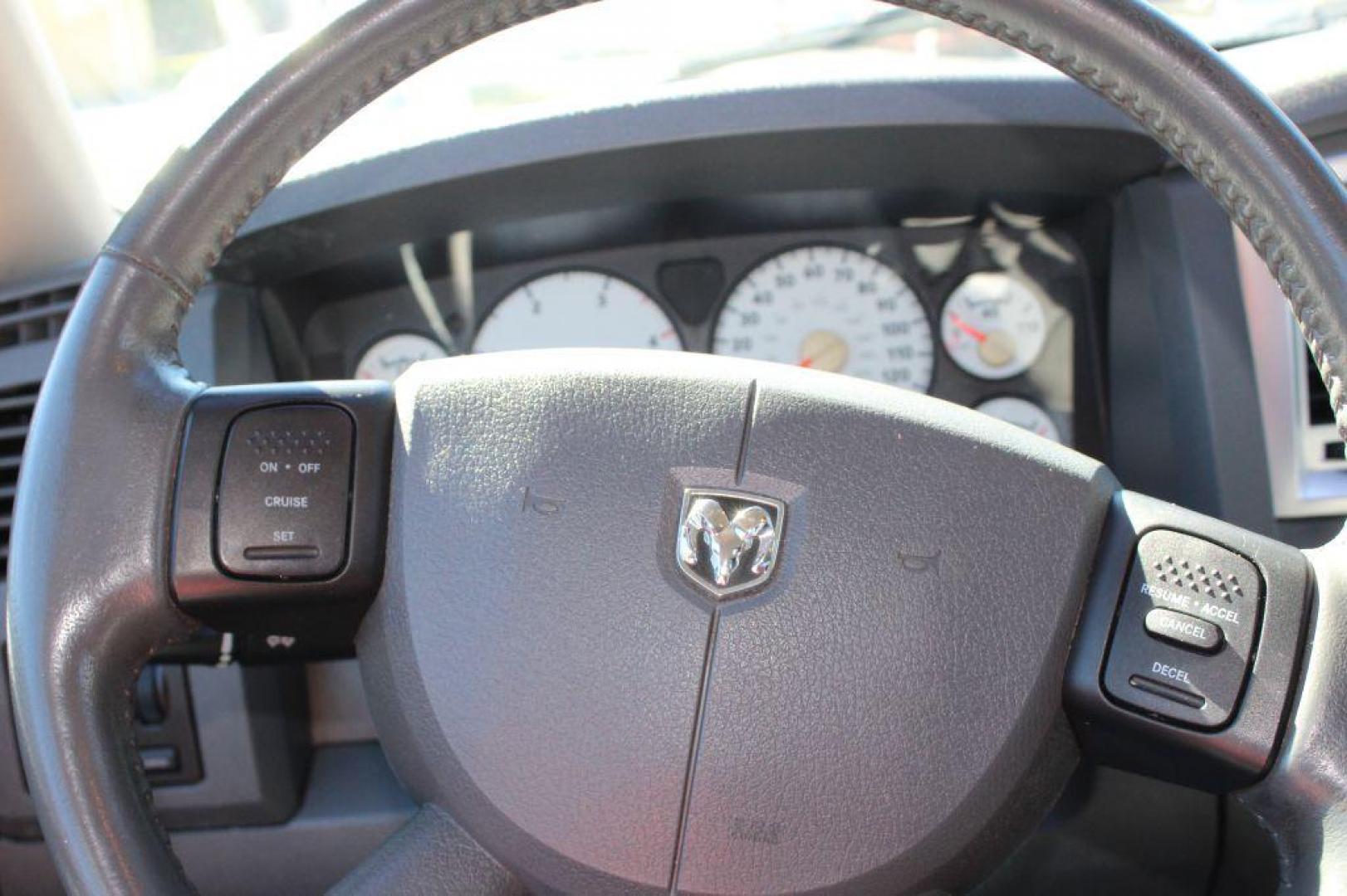 2007 WHITE DODGE RAM 2500 ST (3D7KR28A57G) with an 6.7L engine, 4-Speed Manual transmission, located at 6921 40th St N, Pinellas Park, FL, 33781, (727) 366-8136, 27.834944, -82.687653 - Photo#35