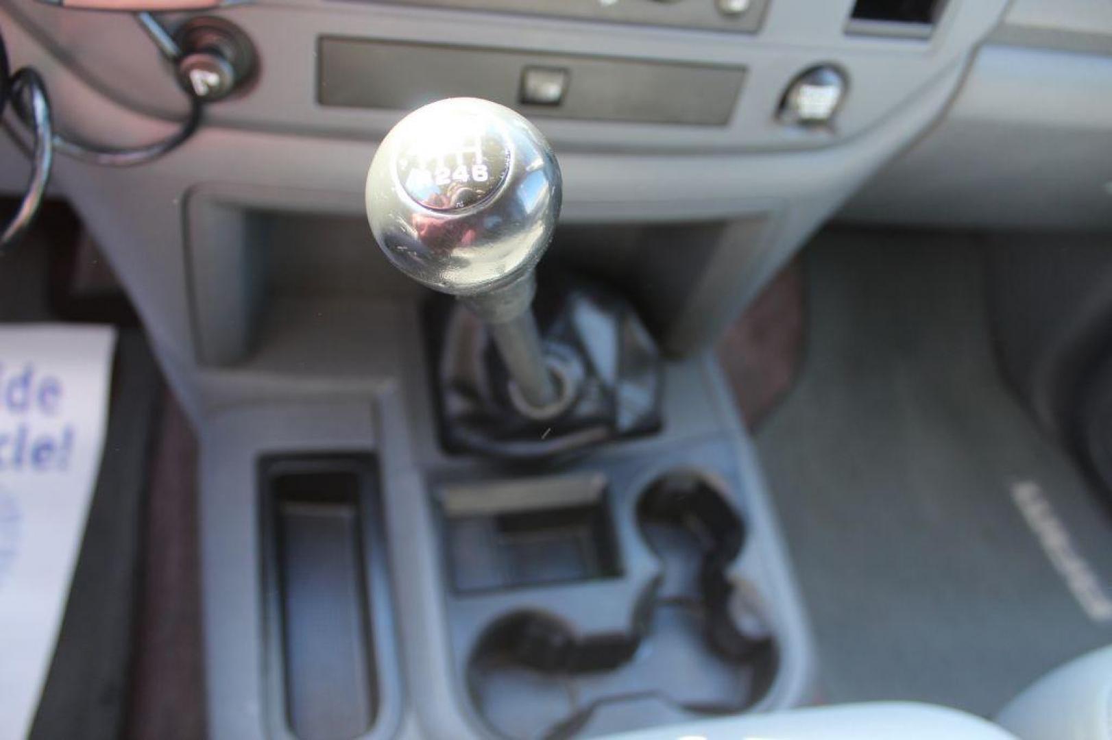 2007 WHITE DODGE RAM 2500 ST (3D7KR28A57G) with an 6.7L engine, 4-Speed Manual transmission, located at 6921 40th St N, Pinellas Park, FL, 33781, (727) 366-8136, 27.834944, -82.687653 - Photo#38