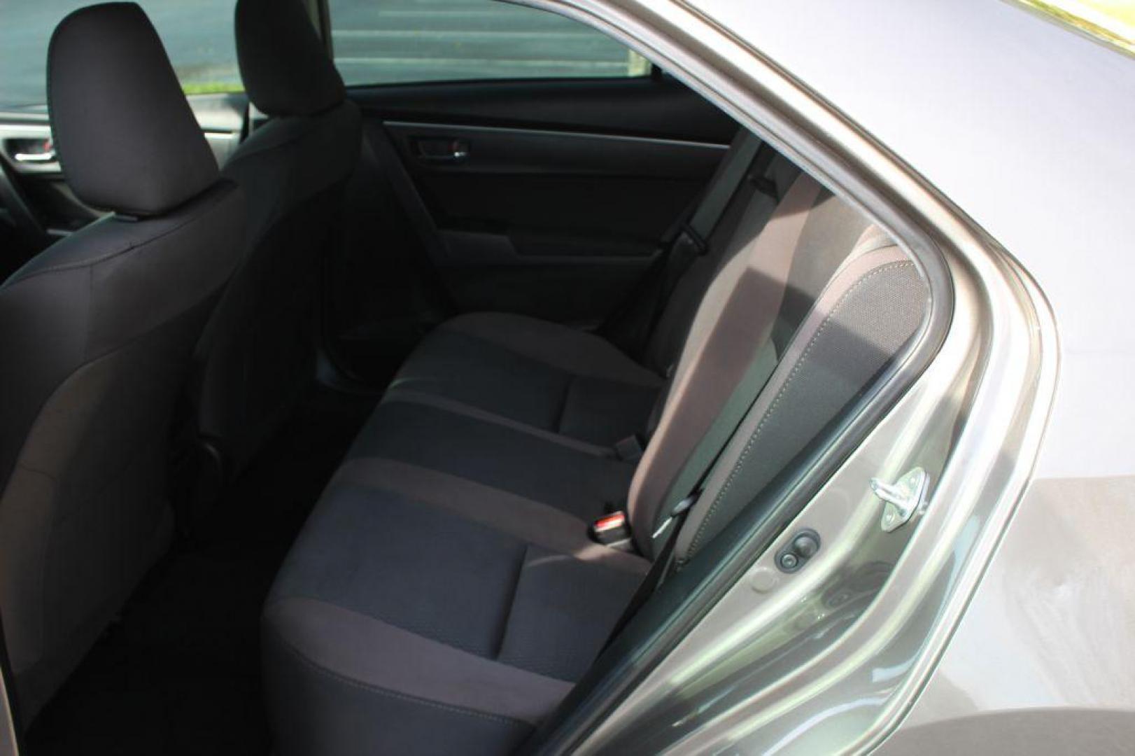2019 GRAY TOYOTA COROLLA LE (2T1BURHE4KC) with an 1.8L engine, Continuously Variable transmission, located at 6921 40th St N, Pinellas Park, FL, 33781, (727) 366-8136, 27.834944, -82.687653 - Photo#12