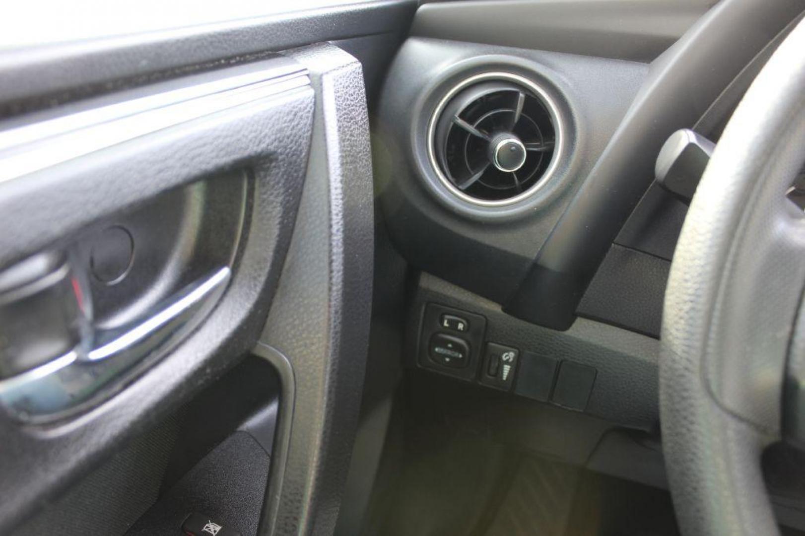 2019 GRAY TOYOTA COROLLA LE (2T1BURHE4KC) with an 1.8L engine, Continuously Variable transmission, located at 6921 40th St N, Pinellas Park, FL, 33781, (727) 366-8136, 27.834944, -82.687653 - Photo#27