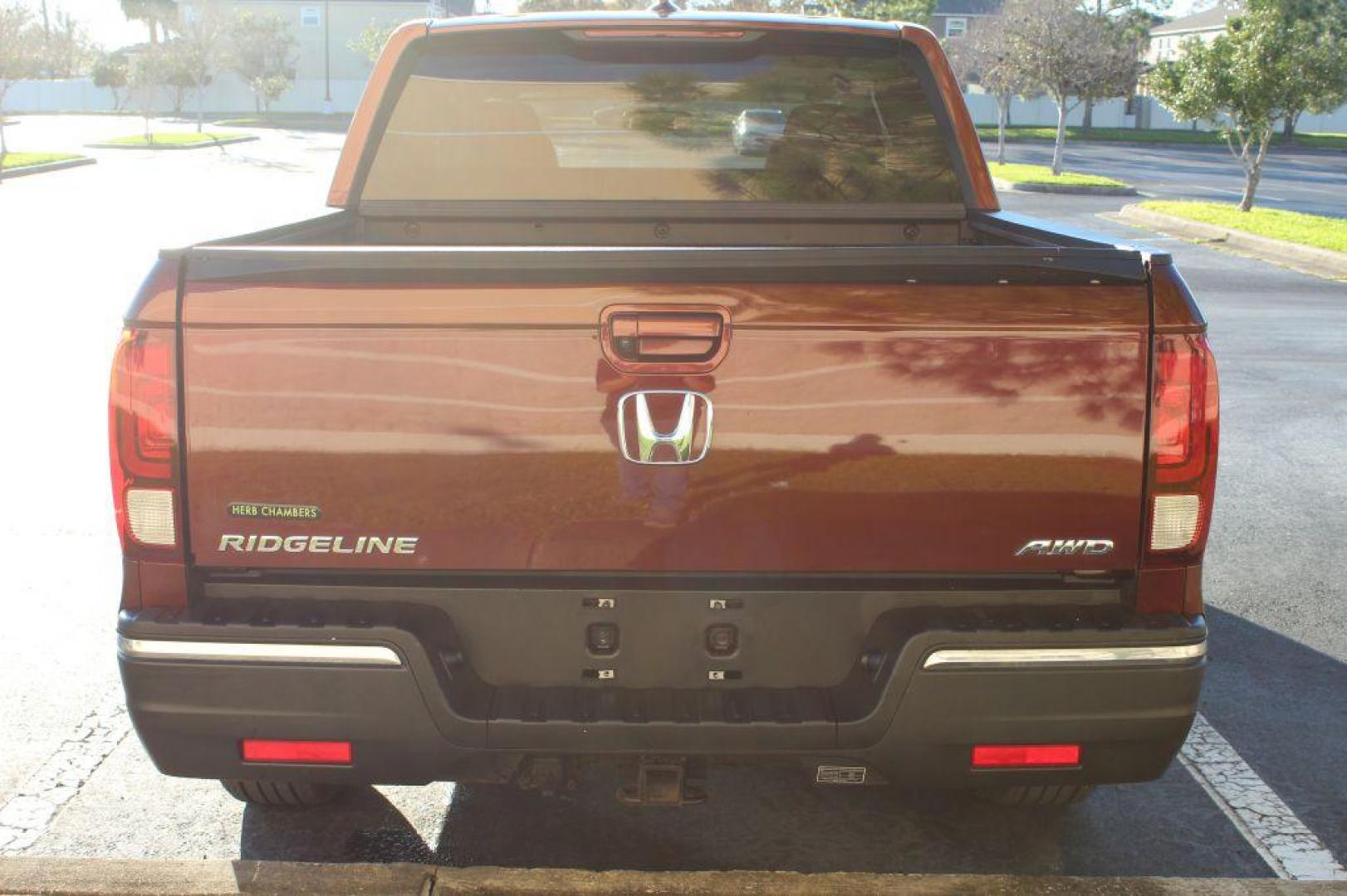 2017 MAROON HONDA RIDGELINE RTL (5FPYK3F63HB) with an 3.5L engine, Automatic transmission, located at 6921 40th St N, Pinellas Park, FL, 33781, (727) 366-8136, 27.834944, -82.687653 - Photo#8