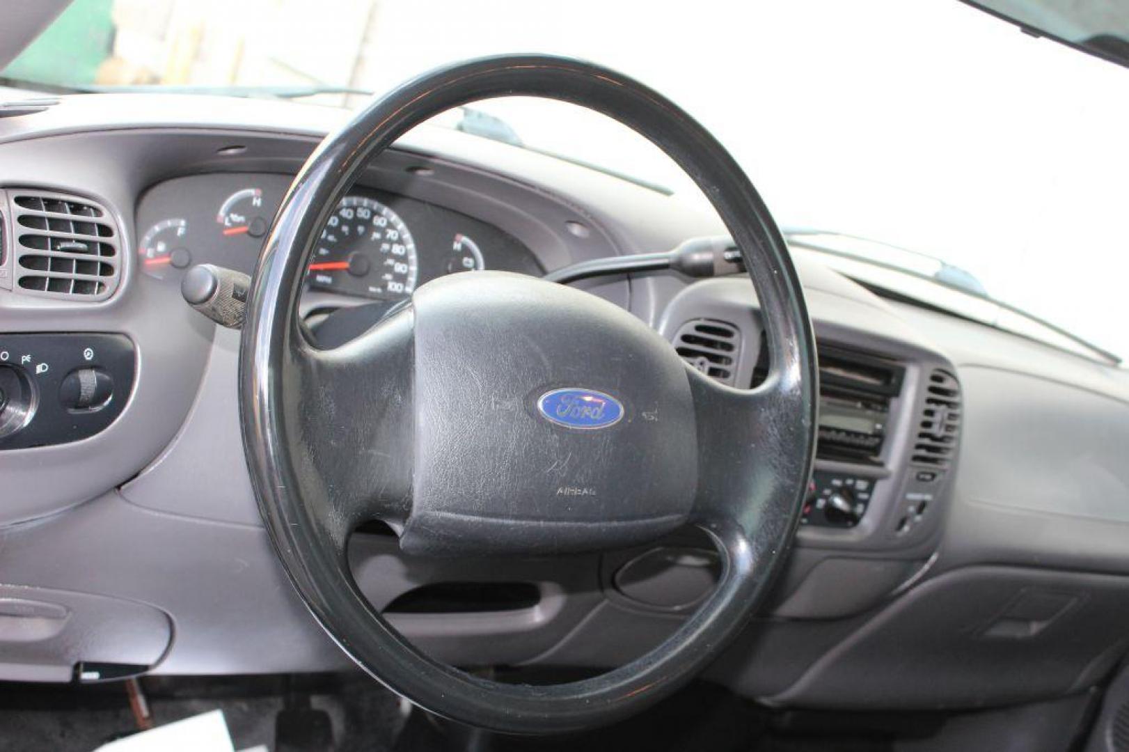 2004 WHITE FORD F-150 HERITAGE CLASSIC (2FTRF17274C) with an 4.2L engine, Automatic transmission, located at 6921 40th St N, Pinellas Park, FL, 33781, (727) 366-8136, 27.834944, -82.687653 - Photo#12
