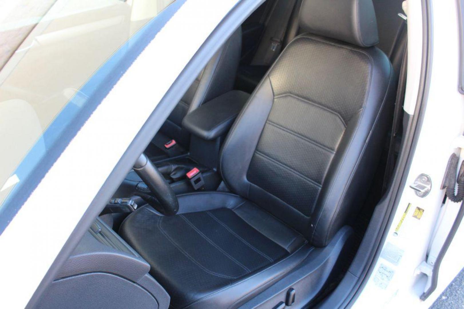 2015 WHITE VOLKSWAGEN PASSAT Wolfsburg (1VWAT7A33FC) with an 1.8L engine, Automatic transmission, located at 6921 40th St N, Pinellas Park, FL, 33781, (727) 366-8136, 27.834944, -82.687653 - Photo#11