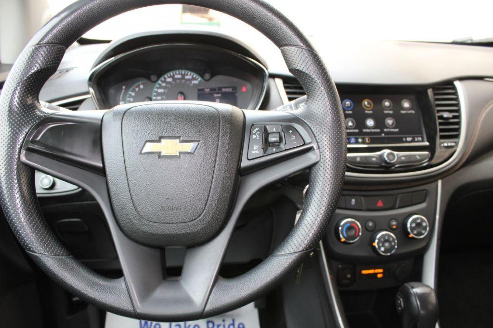 2018 SILVER CHEVROLET TRAX LS (3GNCJKSBXJL) with an 1.4L engine, Automatic transmission, located at 6921 40th St N, Pinellas Park, FL, 33781, (727) 366-8136, 27.834944, -82.687653 - 1-Owner, Extremly Clean and Well Maintained 2018 Trax, All power options, BackUp Camera, Bluetooth, Aux inputs, and so much more. Sporty and Roomy 4 door hatchback with amazing Gas Mileage. Just Completed a 125-Point inspection and service process. Fully Serviced and ready to go! Clean inside and ou - Photo#29
