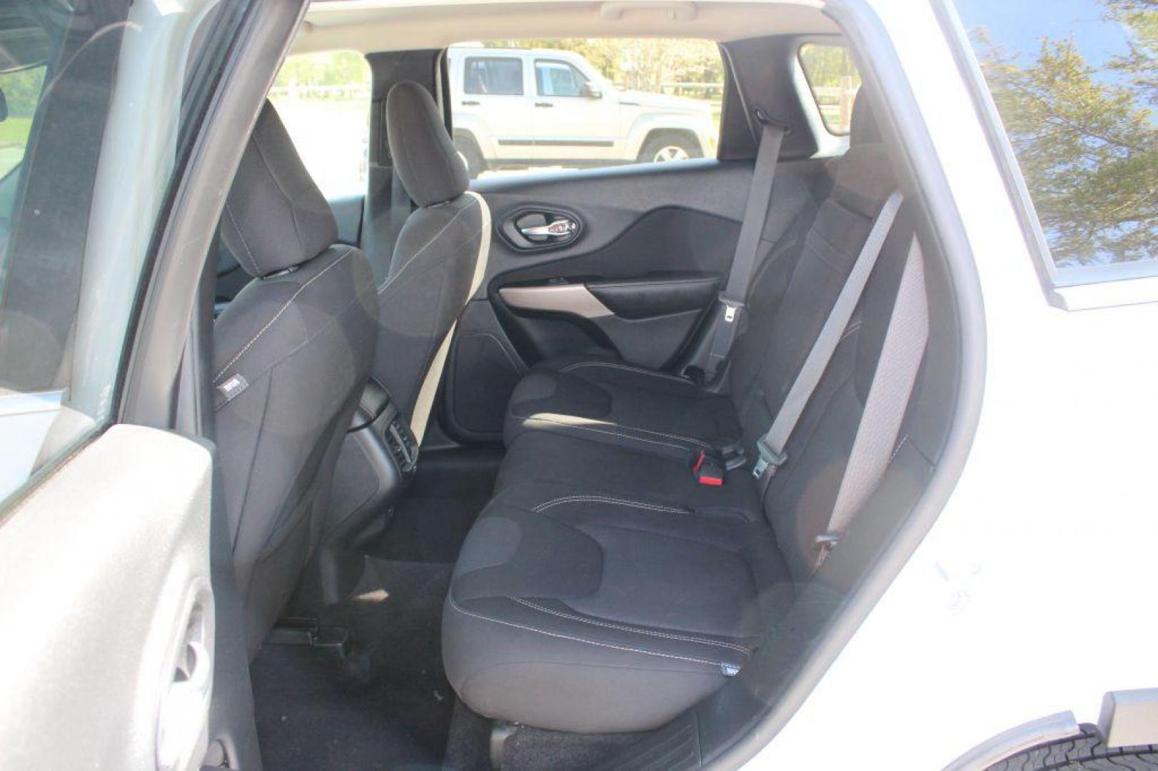 2017 WHITE JEEP CHEROKEE LATITUDE (1C4PJLCS8HW) with an 3.2L engine, Automatic transmission, located at 6921 40th St N, Pinellas Park, FL, 33781, (727) 366-8136, 27.834944, -82.687653 - 2017 1-Owner Jeep Cherokee, Automatic, Power Options, Keyless entry, Back up Camera, AUX Inputs, Bluetooth and so much more. Extremely Clean and Fully Serviced Jeep. Ready to take you on your adventure in style and comfort. Credit Financing Available for Everyone. Apply at www.727CAR.com ***** - Photo#16