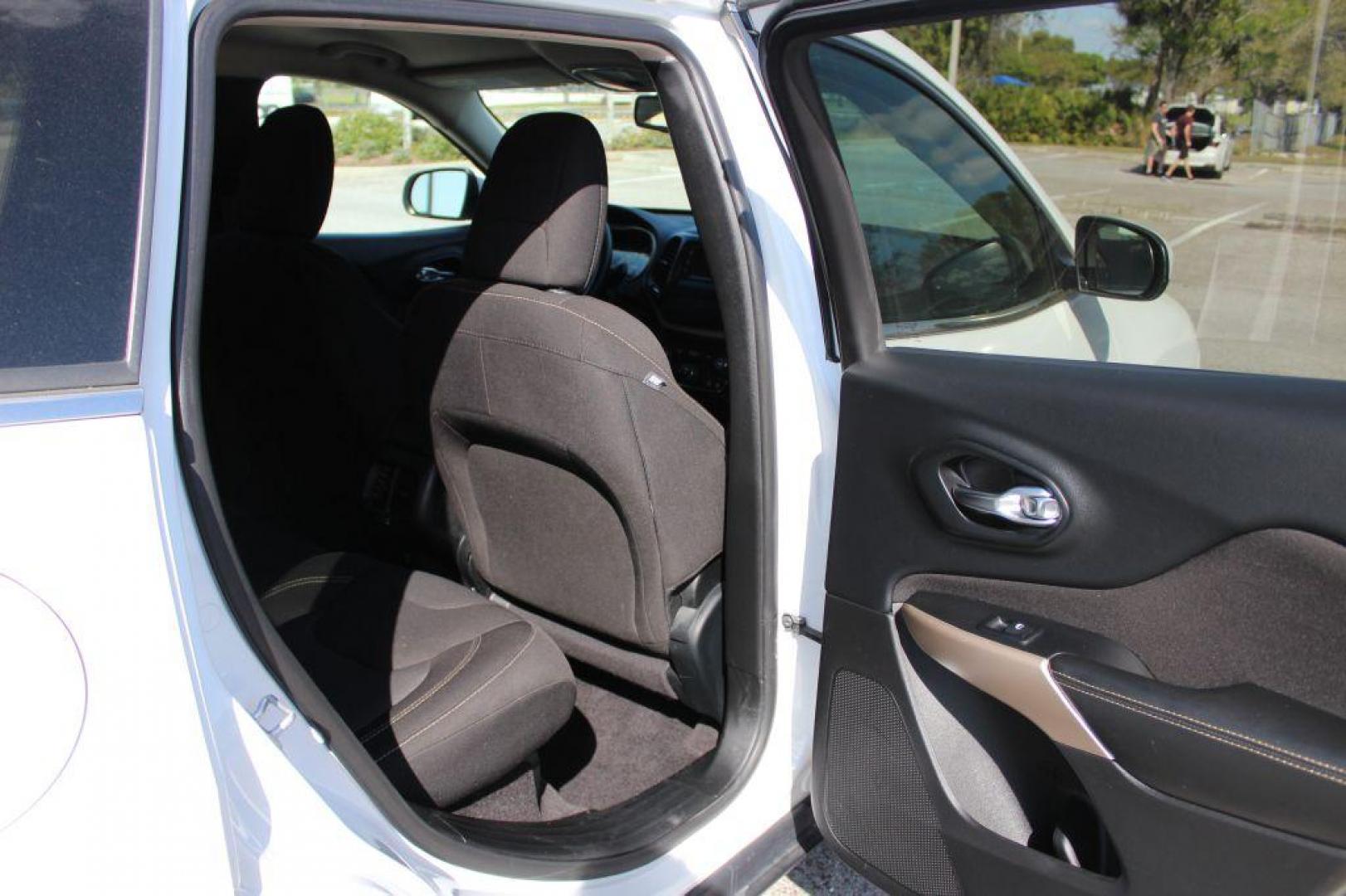 2017 WHITE JEEP CHEROKEE LATITUDE (1C4PJLCS8HW) with an 3.2L engine, Automatic transmission, located at 6921 40th St N, Pinellas Park, FL, 33781, (727) 366-8136, 27.834944, -82.687653 - 2017 1-Owner Jeep Cherokee, Automatic, Power Options, Keyless entry, Back up Camera, AUX Inputs, Bluetooth and so much more. Extremely Clean and Fully Serviced Jeep. Ready to take you on your adventure in style and comfort. Credit Financing Available for Everyone. Apply at www.727CAR.com ***** - Photo#19