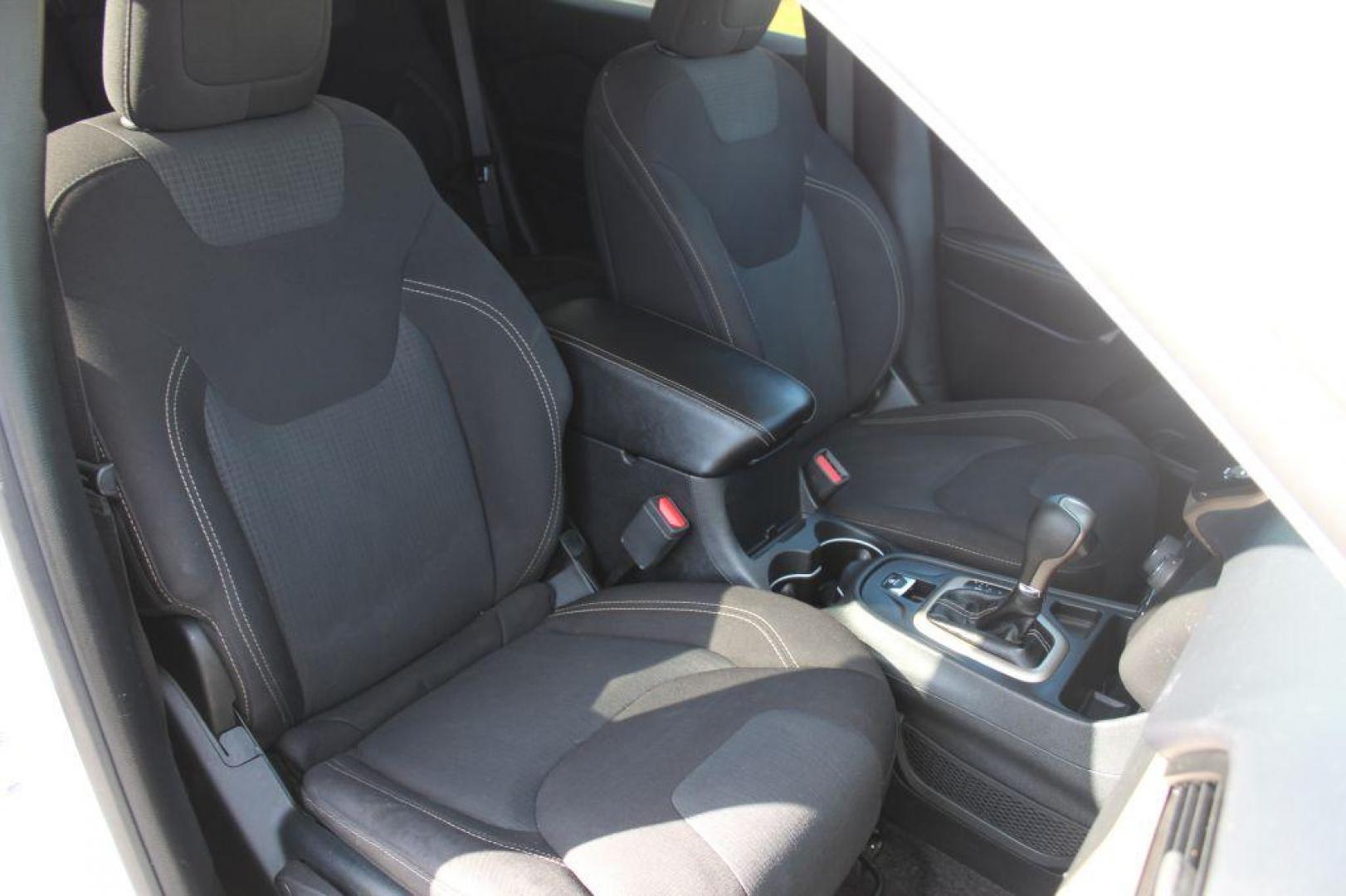 2017 WHITE JEEP CHEROKEE LATITUDE (1C4PJLCS8HW) with an 3.2L engine, Automatic transmission, located at 6921 40th St N, Pinellas Park, FL, 33781, (727) 366-8136, 27.834944, -82.687653 - 2017 1-Owner Jeep Cherokee, Automatic, Power Options, Keyless entry, Back up Camera, AUX Inputs, Bluetooth and so much more. Extremely Clean and Fully Serviced Jeep. Ready to take you on your adventure in style and comfort. Credit Financing Available for Everyone. Apply at www.727CAR.com ***** - Photo#24
