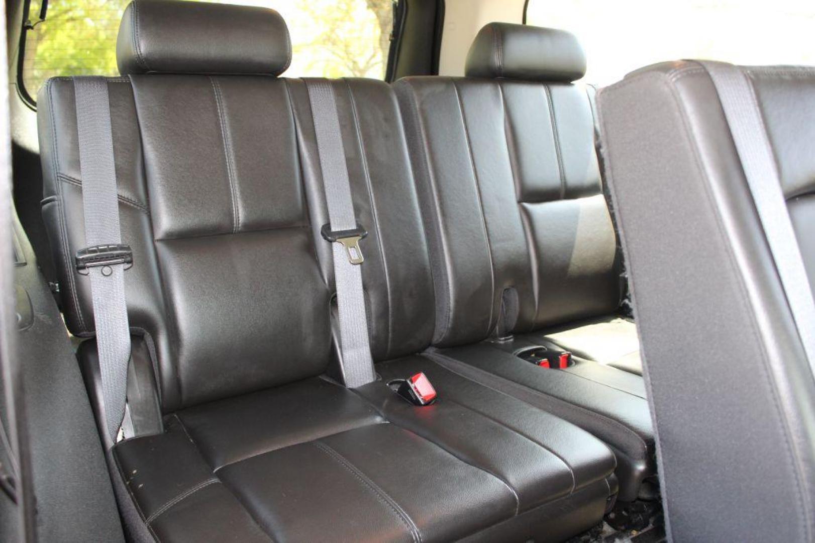 2009 BLACK CHEVROLET SUBURBAN 1500 LT (1GNFK26349R) with an 5.3L engine, Automatic transmission, located at 6921 40th St N, Pinellas Park, FL, 33781, (727) 366-8136, 27.834944, -82.687653 - Photo#26