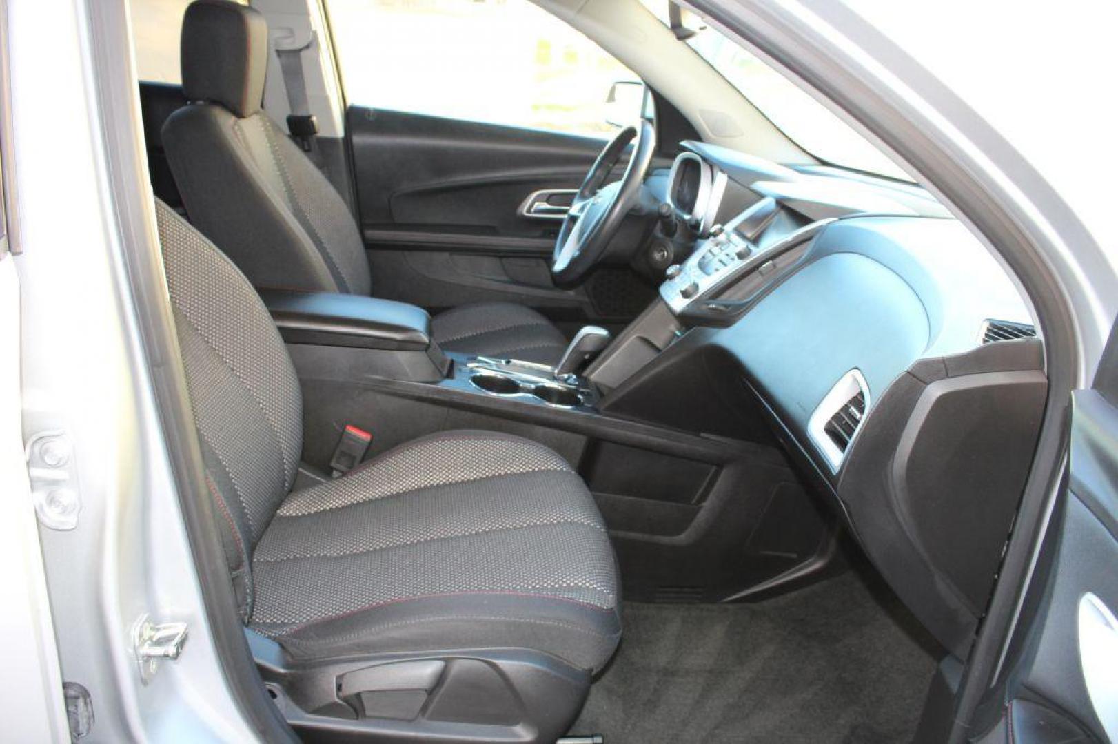 2012 SILVER CHEVROLET EQUINOX LT (2GNALDEK0C1) with an 2.4L engine, Automatic transmission, located at 6921 40th St N, Pinellas Park, FL, 33781, (727) 366-8136, 27.834944, -82.687653 - Photo#21