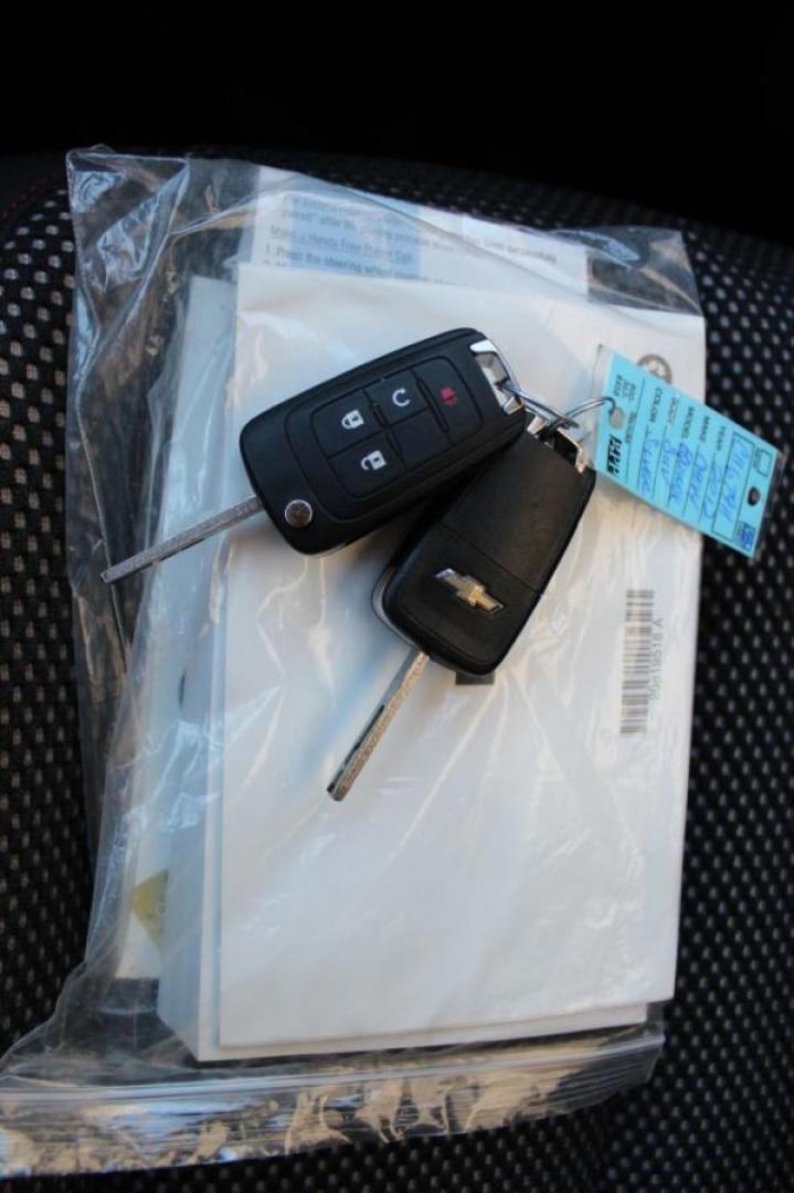 2012 SILVER CHEVROLET EQUINOX LT (2GNALDEK0C1) with an 2.4L engine, Automatic transmission, located at 6921 40th St N, Pinellas Park, FL, 33781, (727) 366-8136, 27.834944, -82.687653 - Photo#32