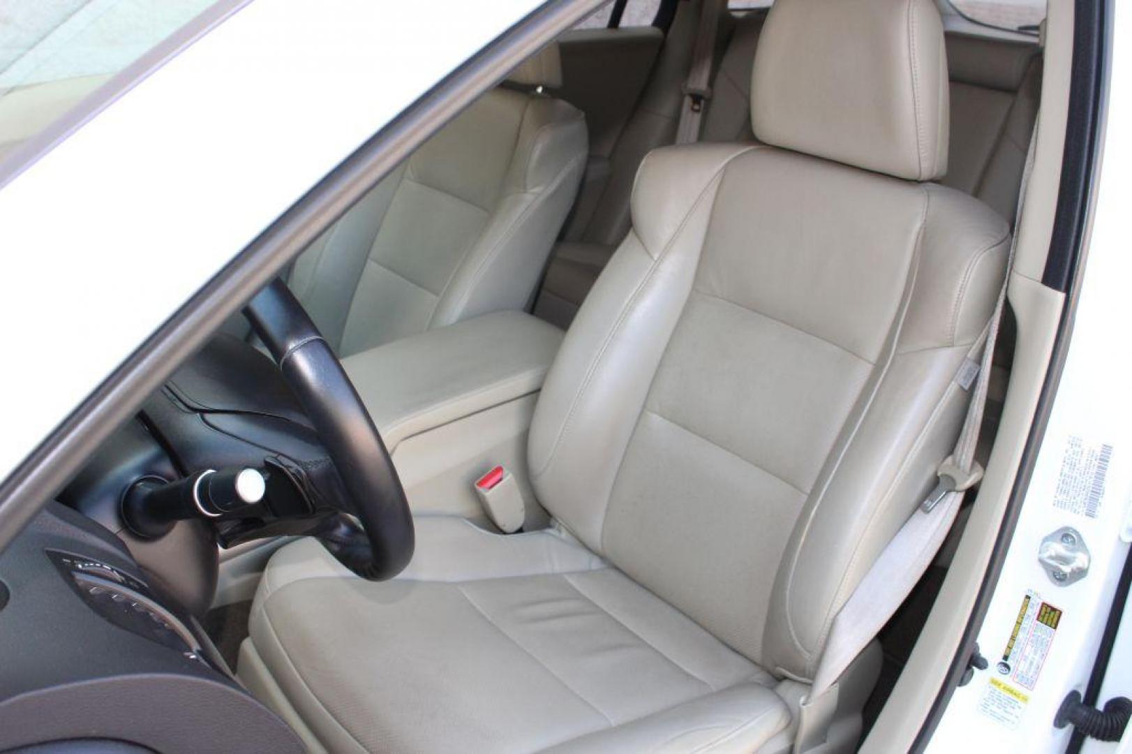 2013 WHITE ACURA RDX TECHNOLOGY (5J8TB3H52DL) with an 3.5L engine, Automatic transmission, located at 6921 40th St N, Pinellas Park, FL, 33781, (727) 366-8136, 27.834944, -82.687653 - Photo#11