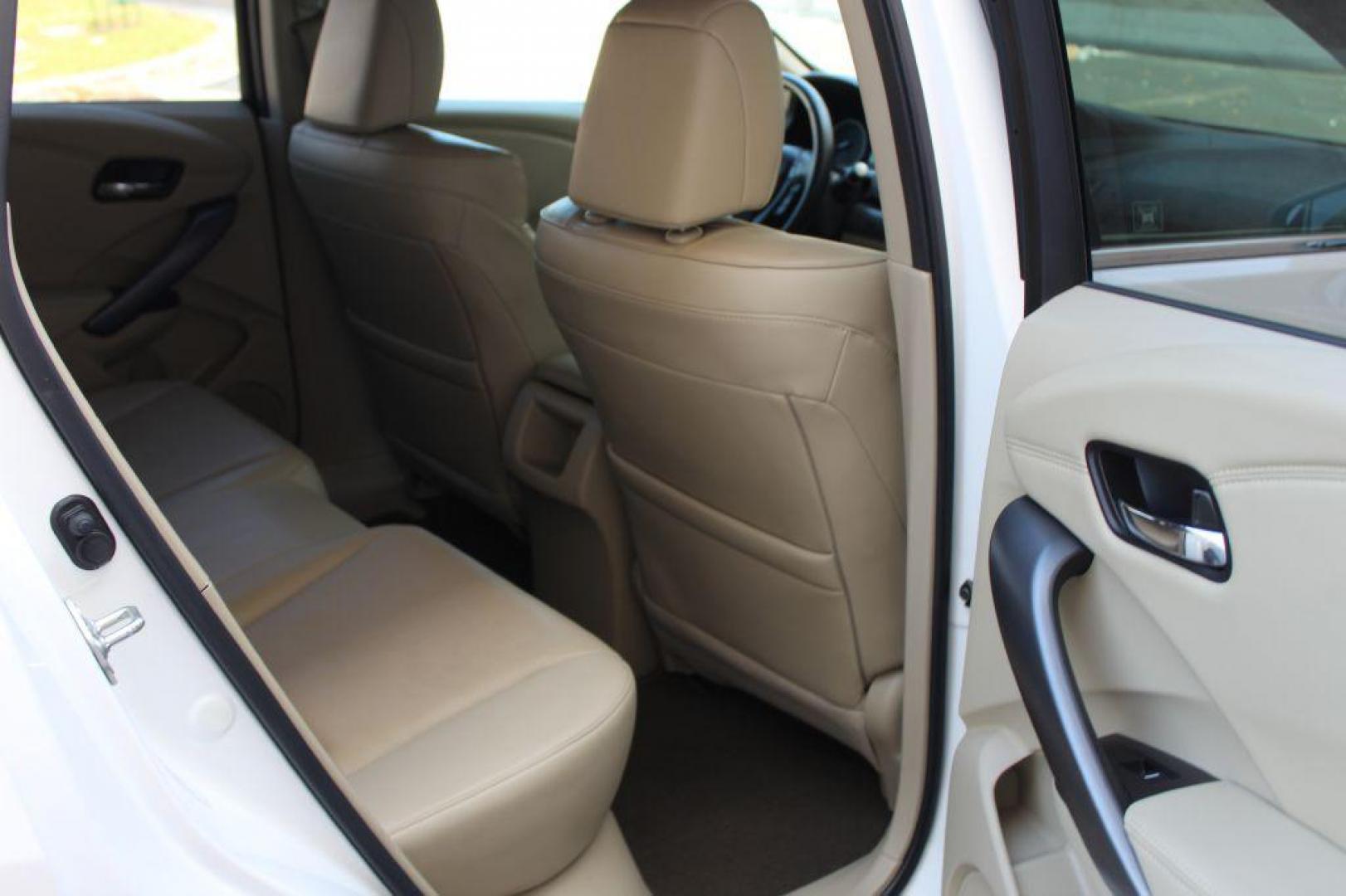 2013 WHITE ACURA RDX TECHNOLOGY (5J8TB3H52DL) with an 3.5L engine, Automatic transmission, located at 6921 40th St N, Pinellas Park, FL, 33781, (727) 366-8136, 27.834944, -82.687653 - Photo#19