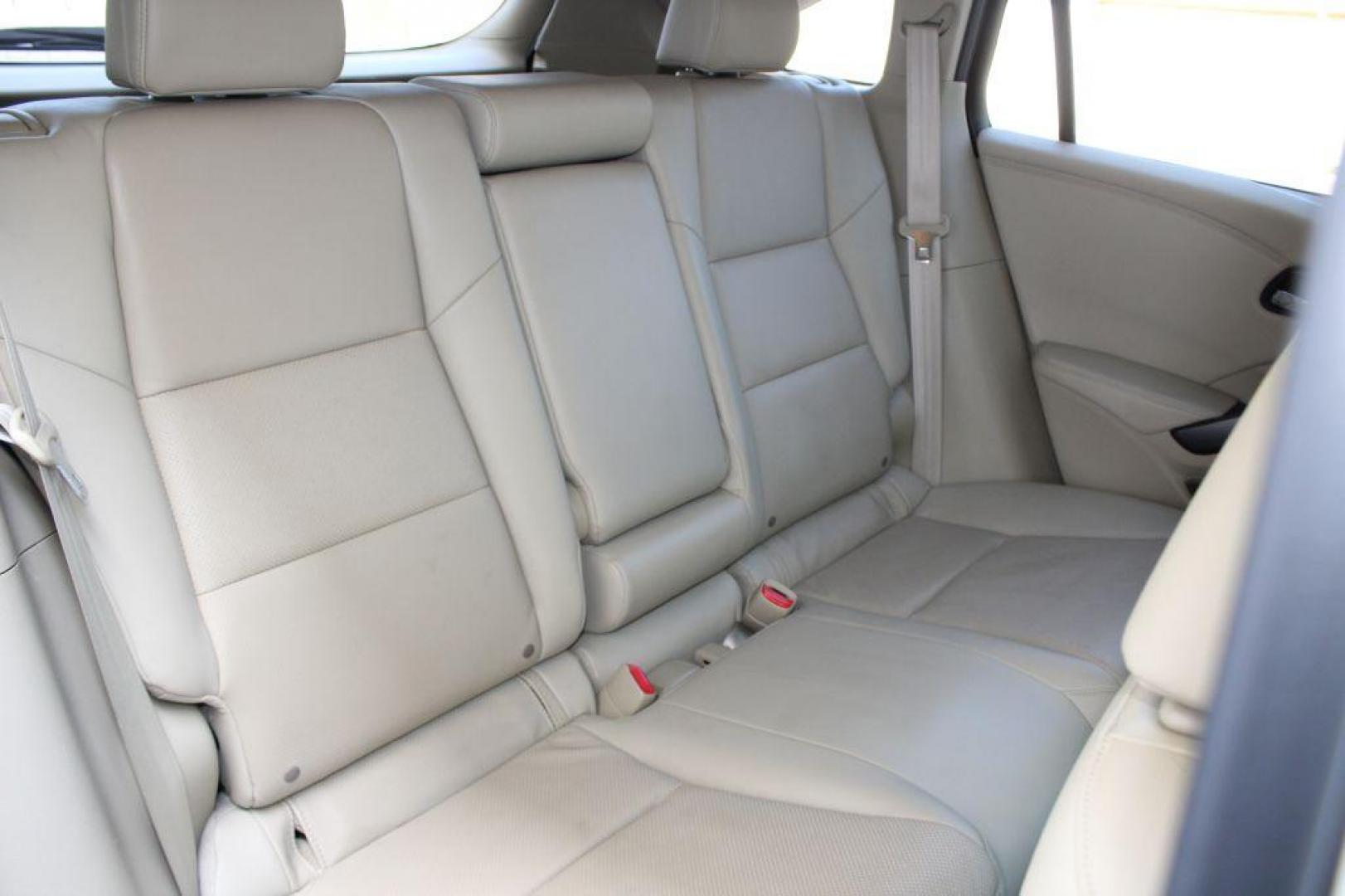 2013 WHITE ACURA RDX TECHNOLOGY (5J8TB3H52DL) with an 3.5L engine, Automatic transmission, located at 6921 40th St N, Pinellas Park, FL, 33781, (727) 366-8136, 27.834944, -82.687653 - Photo#21