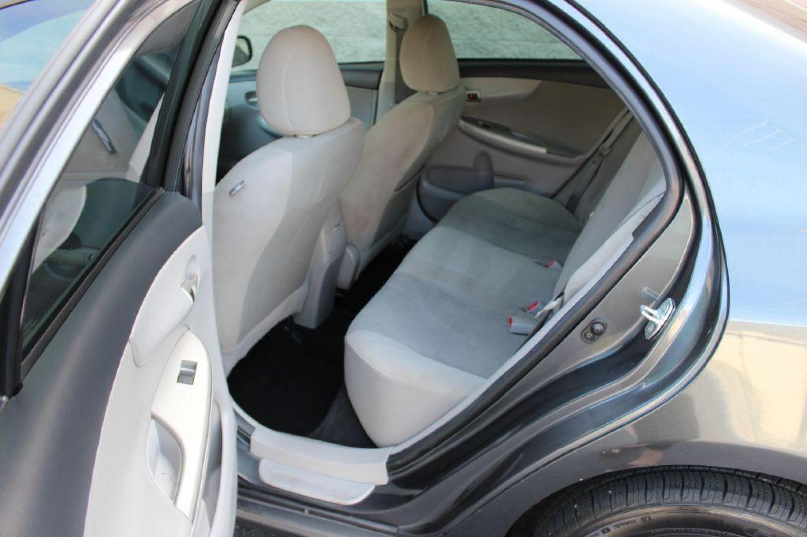 2012 GREY TOYOTA COROLLA LE (2T1BU4EE2CC) with an 1.8L engine, Automatic transmission, located at 6921 40th St N, Pinellas Park, FL, 33781, (727) 366-8136, 27.834944, -82.687653 - Photo#15