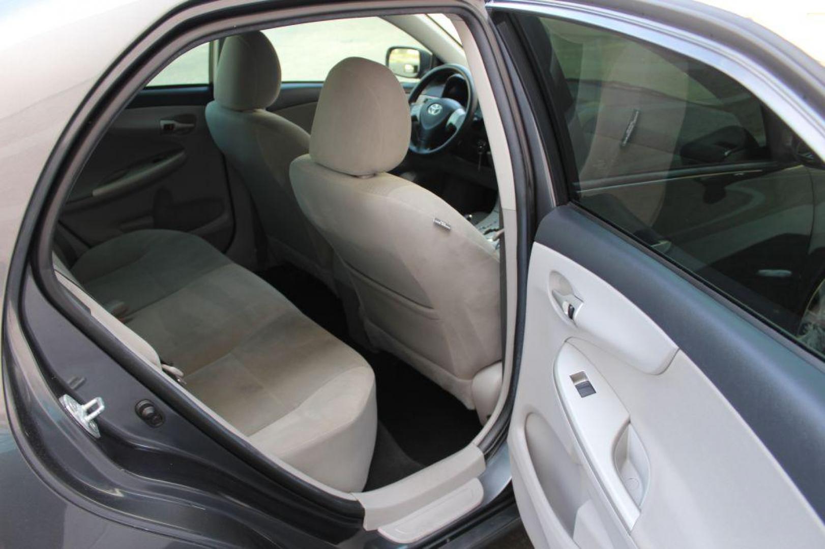 2012 GREY TOYOTA COROLLA LE (2T1BU4EE2CC) with an 1.8L engine, Automatic transmission, located at 6921 40th St N, Pinellas Park, FL, 33781, (727) 366-8136, 27.834944, -82.687653 - Photo#19