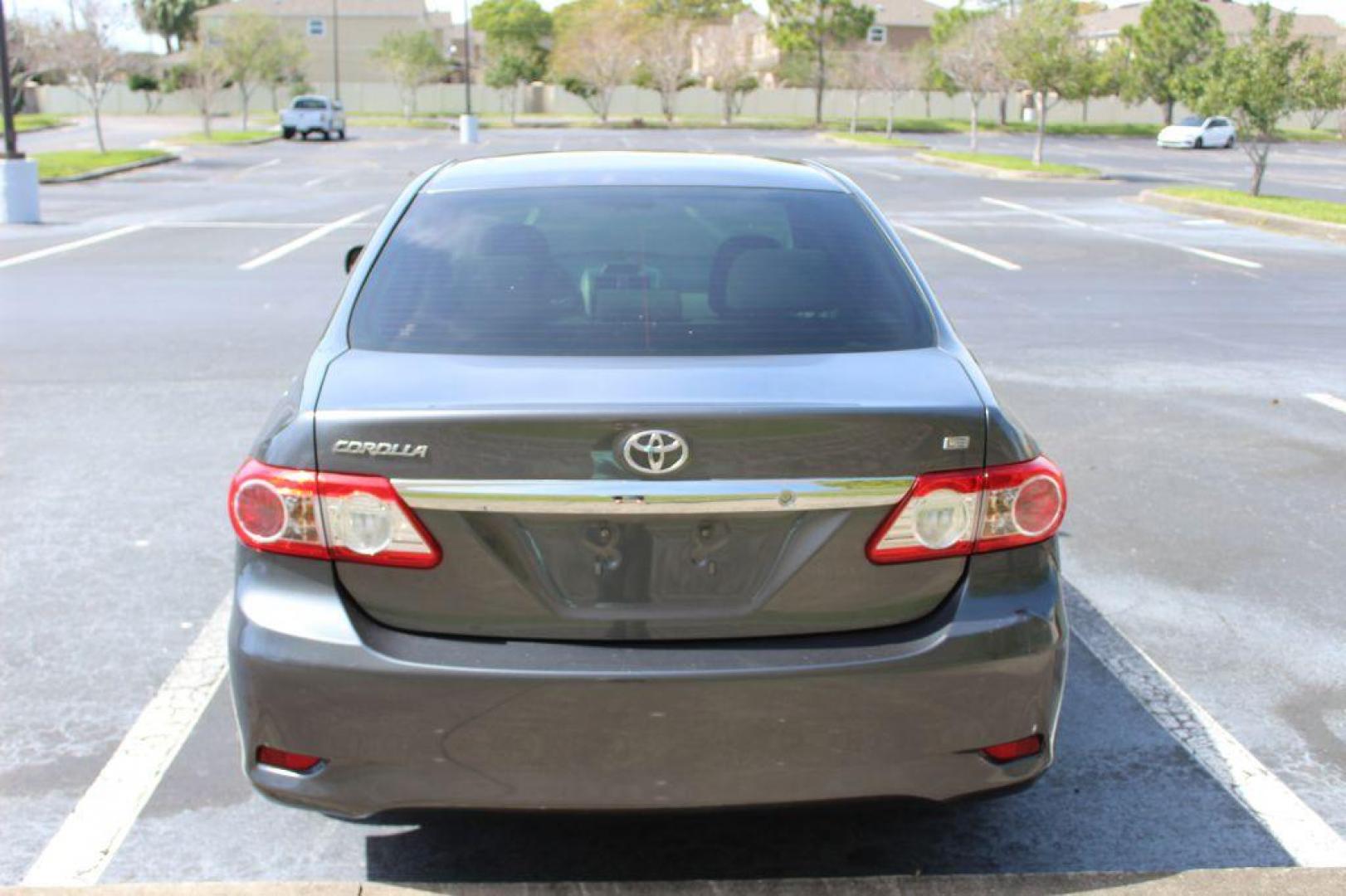 2012 GREY TOYOTA COROLLA LE (2T1BU4EE2CC) with an 1.8L engine, Automatic transmission, located at 6921 40th St N, Pinellas Park, FL, 33781, (727) 366-8136, 27.834944, -82.687653 - Photo#3