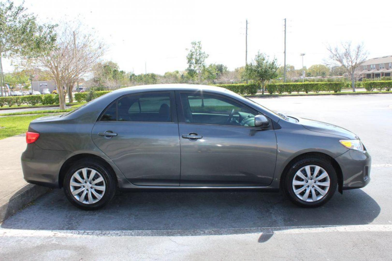 2012 GREY TOYOTA COROLLA LE (2T1BU4EE2CC) with an 1.8L engine, Automatic transmission, located at 6921 40th St N, Pinellas Park, FL, 33781, (727) 366-8136, 27.834944, -82.687653 - Photo#5