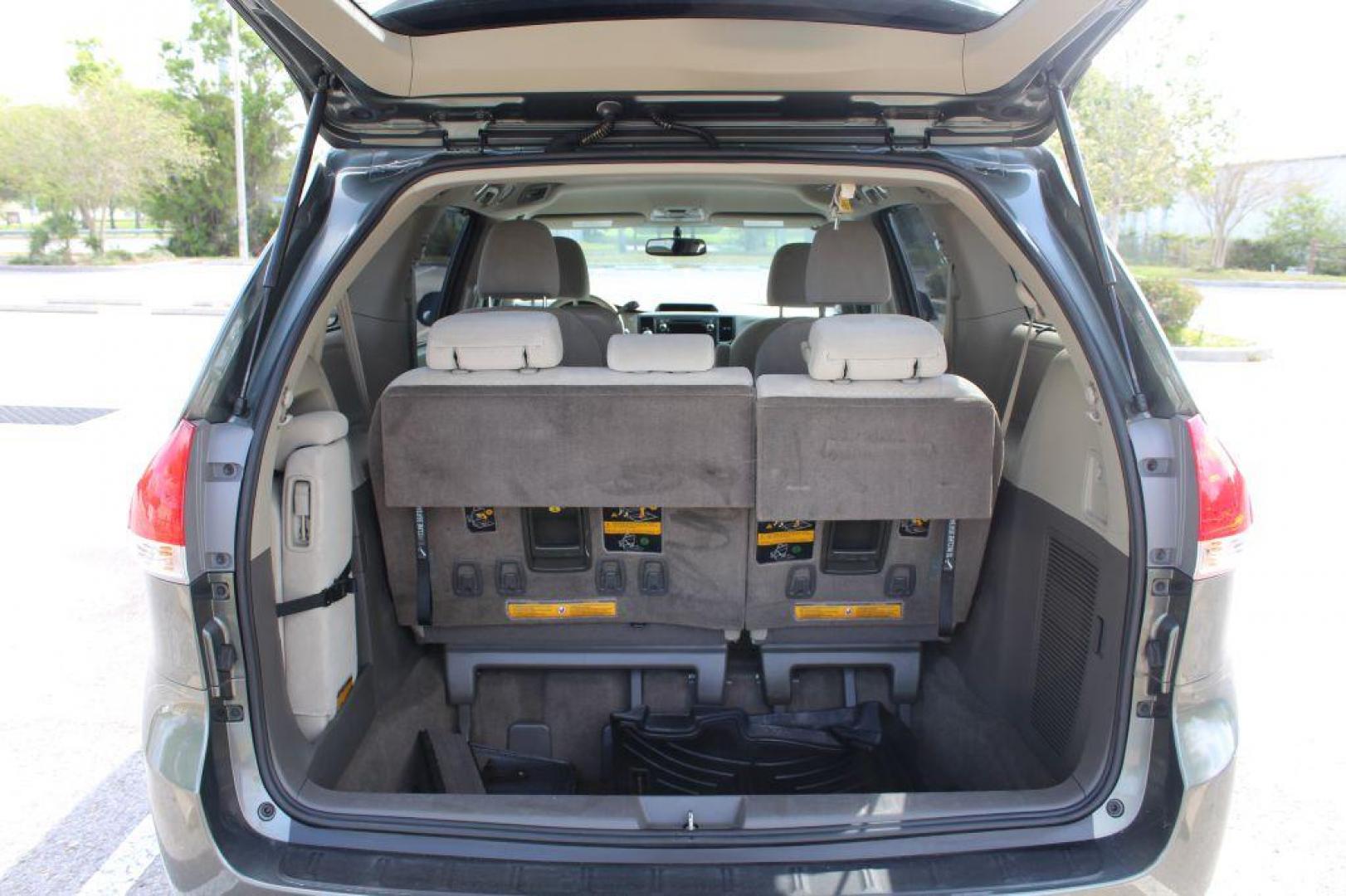 2013 GRAY TOYOTA SIENNA LE (5TDKK3DC3DS) with an 3.5L engine, Automatic transmission, located at 6921 40th St N, Pinellas Park, FL, 33781, (727) 366-8136, 27.834944, -82.687653 - Photo#18