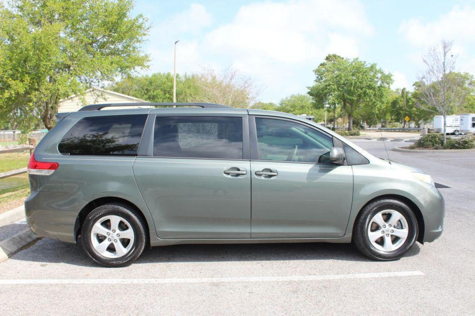 2013 GRAY TOYOTA SIENNA LE (5TDKK3DC3DS) with an 3.5L engine, Automatic transmission, located at 6921 40th St N, Pinellas Park, FL, 33781, (727) 366-8136, 27.834944, -82.687653 - Photo#5