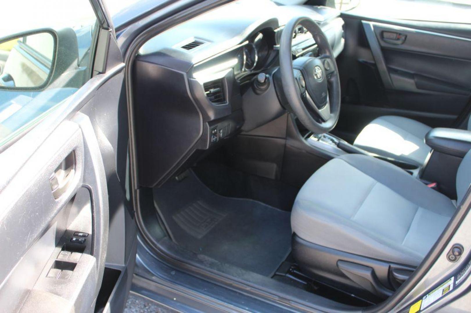 2014 GRAY TOYOTA COROLLA L (2T1BURHE5EC) with an 1.8L engine, Automatic transmission, located at 6921 40th St N, Pinellas Park, FL, 33781, (727) 366-8136, 27.834944, -82.687653 - Photo#11