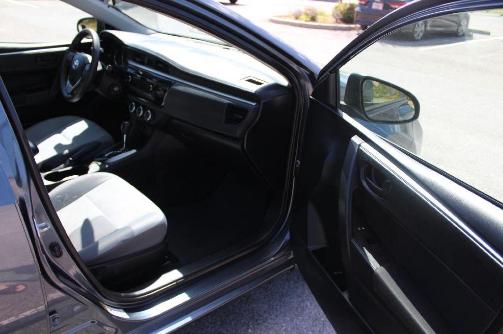 2014 GRAY TOYOTA COROLLA L (2T1BURHE5EC) with an 1.8L engine, Automatic transmission, located at 6921 40th St N, Pinellas Park, FL, 33781, (727) 366-8136, 27.834944, -82.687653 - Photo#21