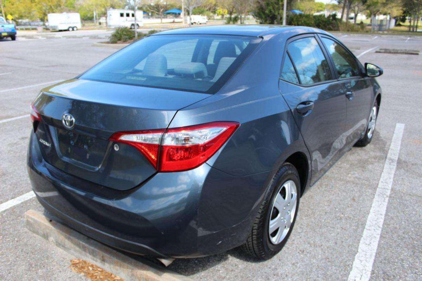 2014 GRAY TOYOTA COROLLA L (2T1BURHE5EC) with an 1.8L engine, Automatic transmission, located at 6921 40th St N, Pinellas Park, FL, 33781, (727) 366-8136, 27.834944, -82.687653 - Photo#4