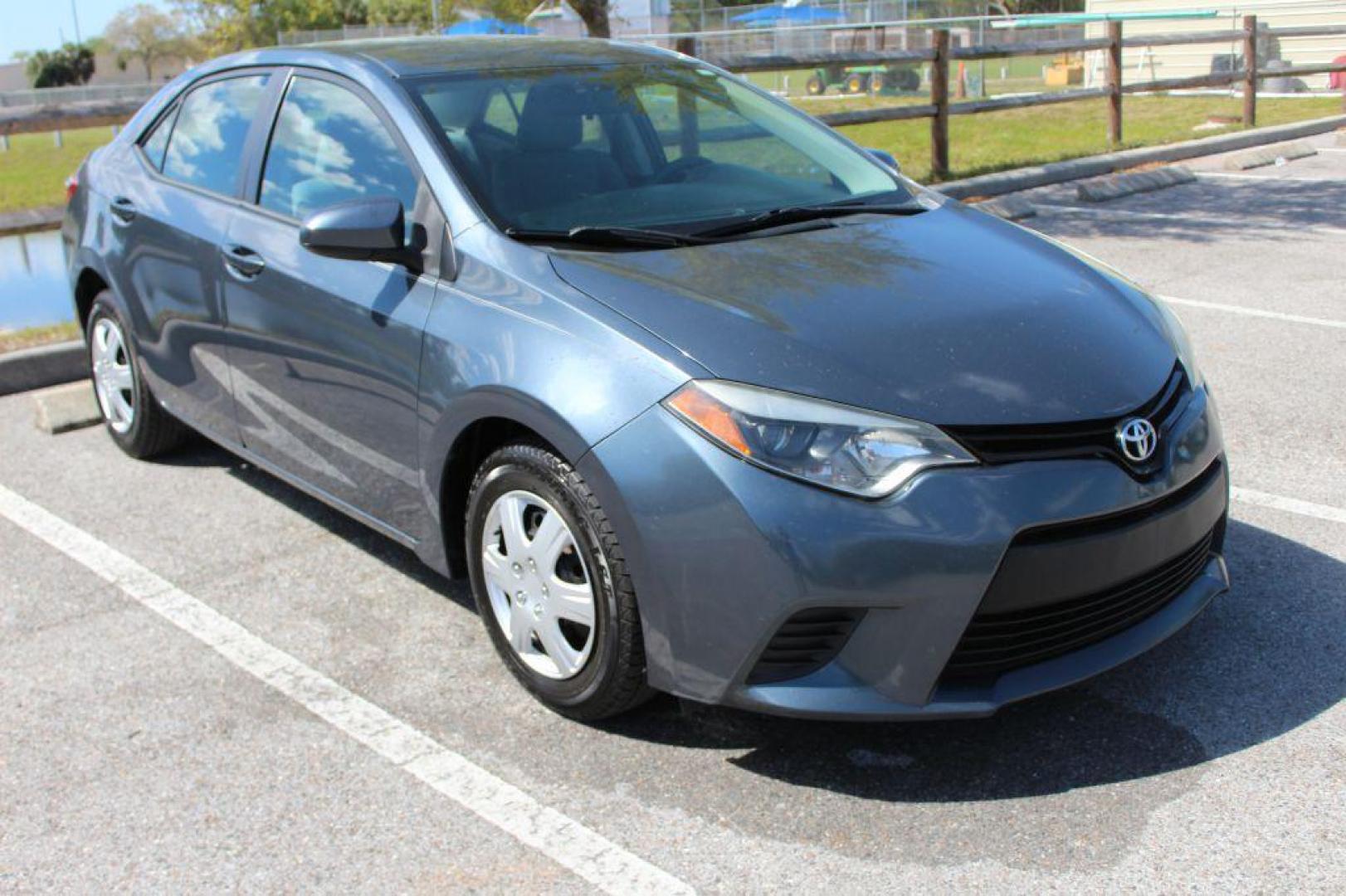 2014 GRAY TOYOTA COROLLA L (2T1BURHE5EC) with an 1.8L engine, Automatic transmission, located at 6921 40th St N, Pinellas Park, FL, 33781, (727) 366-8136, 27.834944, -82.687653 - Photo#6