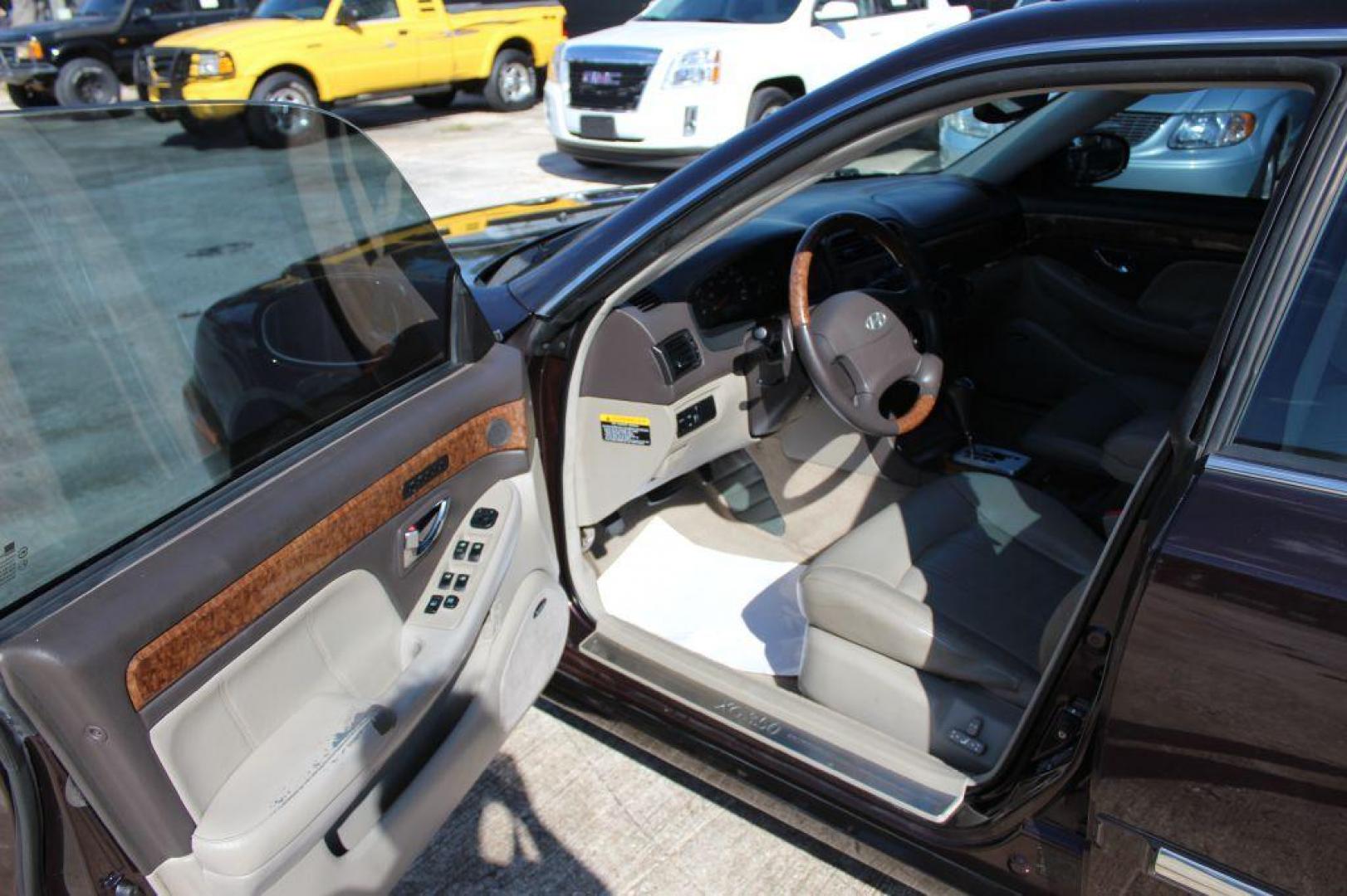 2005 PURPLE HYUNDAI XG 350 (KMHFU45E55A) with an 3.5L engine, Automatic transmission, located at 6921 40th St N, Pinellas Park, FL, 33781, (727) 366-8136, 27.834944, -82.687653 - Photo#12