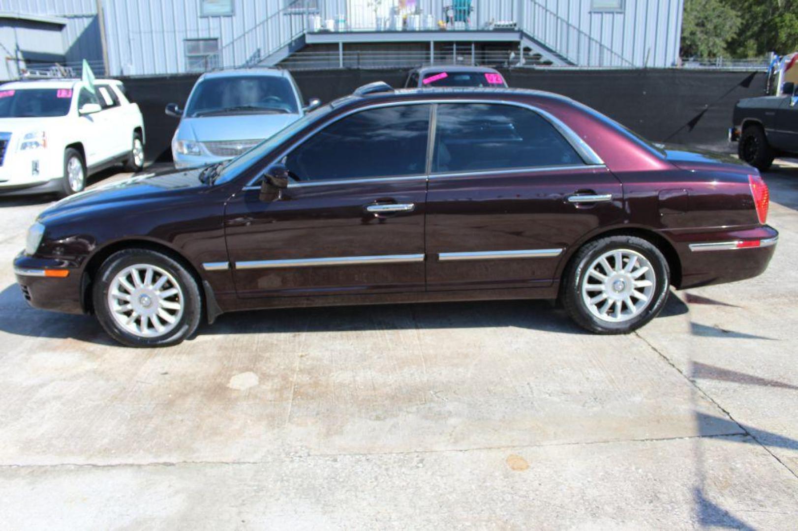 2005 PURPLE HYUNDAI XG 350 (KMHFU45E55A) with an 3.5L engine, Automatic transmission, located at 6921 40th St N, Pinellas Park, FL, 33781, (727) 366-8136, 27.834944, -82.687653 - Photo#1
