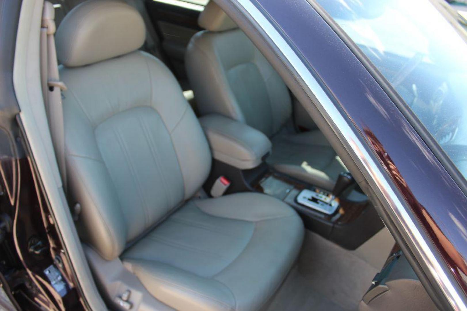 2005 PURPLE HYUNDAI XG 350 (KMHFU45E55A) with an 3.5L engine, Automatic transmission, located at 6921 40th St N, Pinellas Park, FL, 33781, (727) 366-8136, 27.834944, -82.687653 - Photo#30